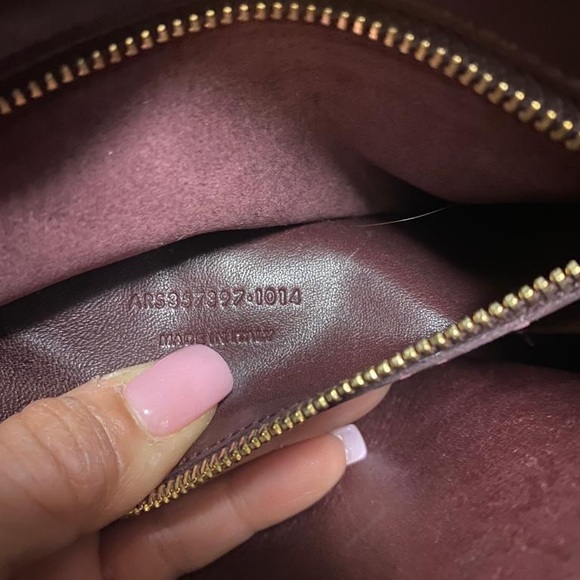 YSL wine/purple colored handbag🔥🔥🔥🔥 - Picture 4 of 8